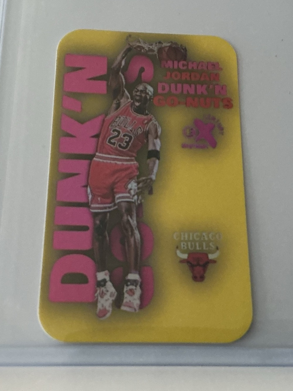 1998-99 Skybox EX Michael Jordan Dunk N Go Nuts GOLD Holo Refractor Tobacco Card